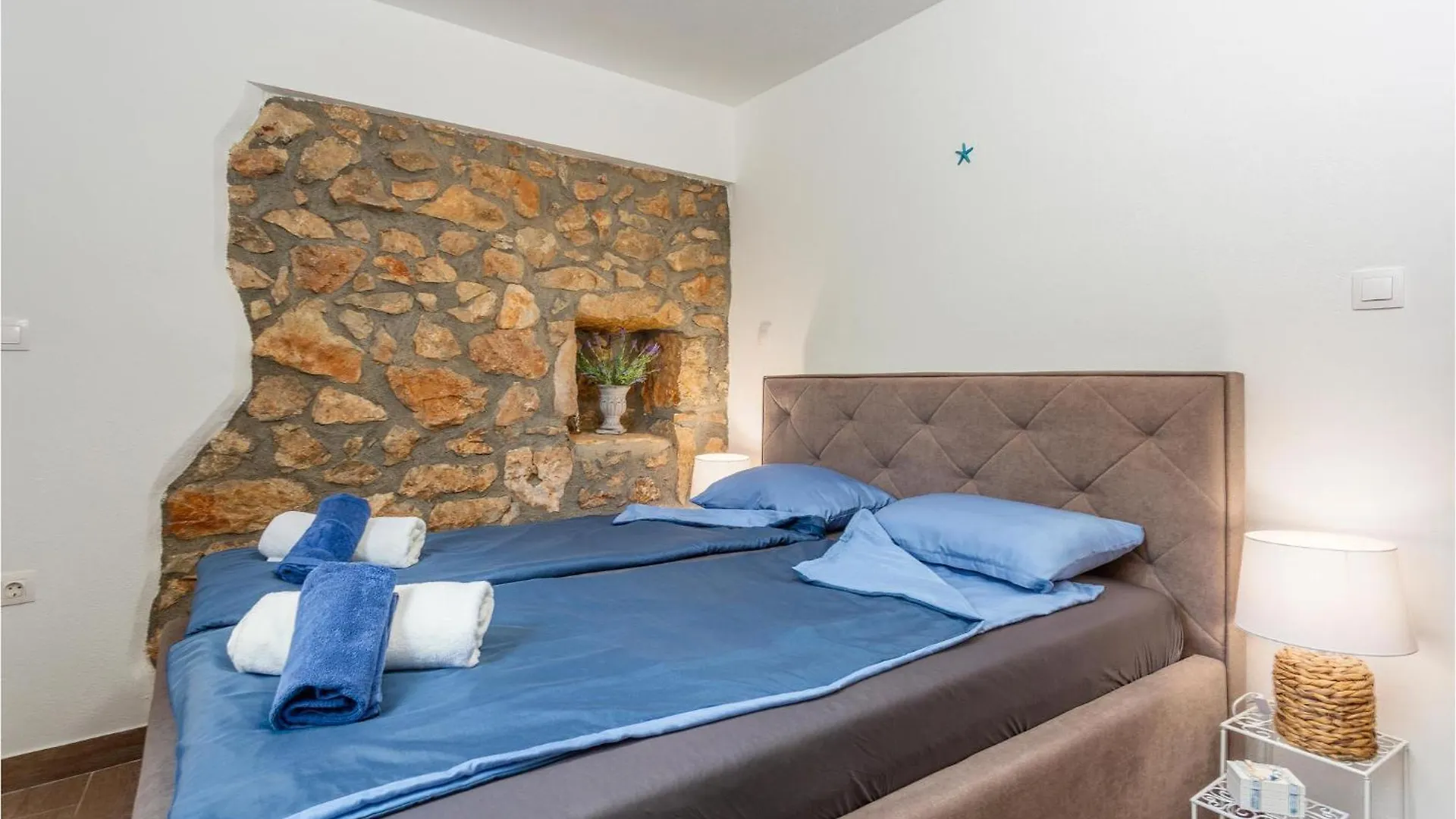 Stunning Home In Sveti Vid Dobrinjski Gostinjac Croatia