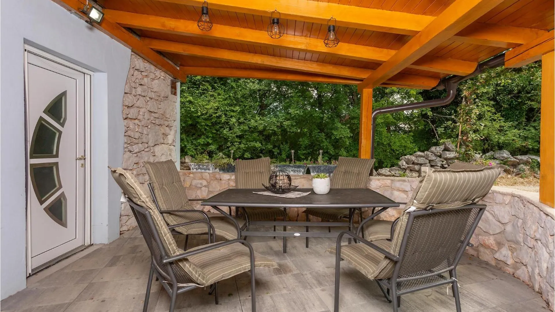 Holiday home Stunning Home In Sveti Vid Dobrinjski Gostinjac